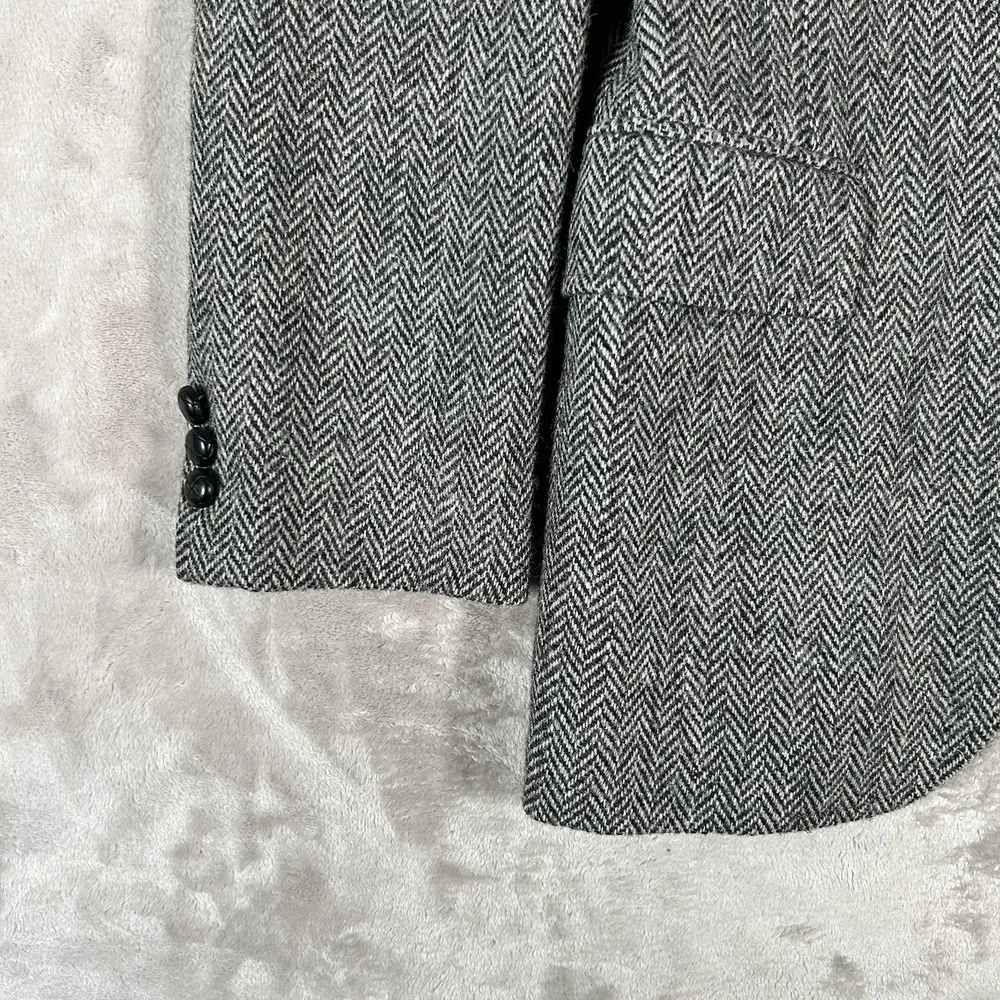 VTG Harris Tweed Blazer Mens 40R Gray Herringbone Wool Handwoven Sport Coat